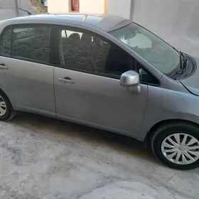 Nissan Versa 2013
