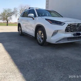 Toyota Highlander 2022