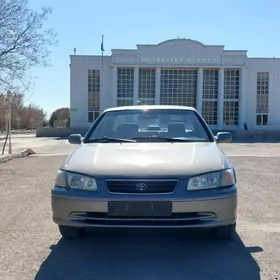 Toyota Camry 2001