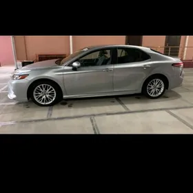 Toyota Camry 2018
