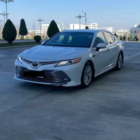 Toyota Camry 2018