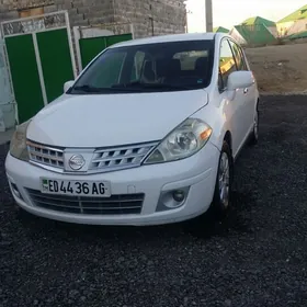 Nissan Versa 2010