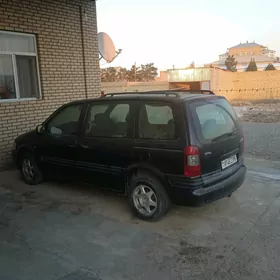 Opel Sintra 2000