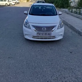 Nissan Versa 2012