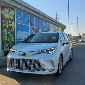 Toyota Sienna 2021