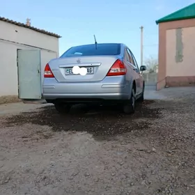 Nissan Versa 2010