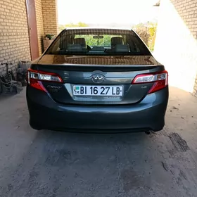 Toyota Camry 2014