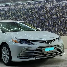 Toyota Camry 2021