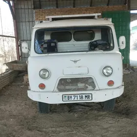 UAZ 452 1986