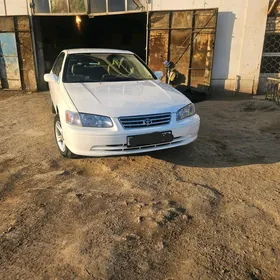 Toyota Camry 2001