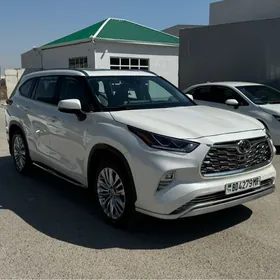 Toyota Highlander 2021