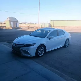 Toyota Camry 2021