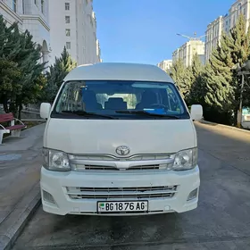 Toyota Hiace 2012