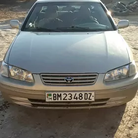 Toyota Camry 2001