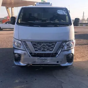 Nissan Urvan 2022