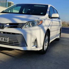 Toyota Sienna 2018