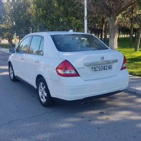 Nissan Versa 2010