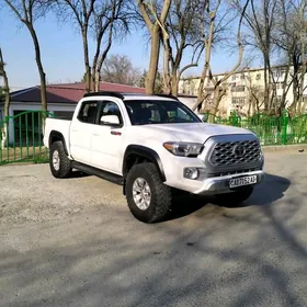 Toyota Tacoma 2017