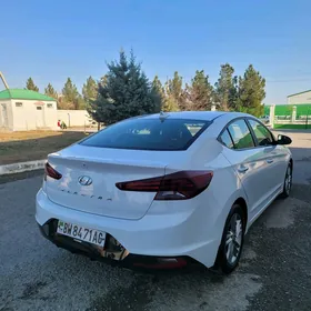 Hyundai Elantra 2020