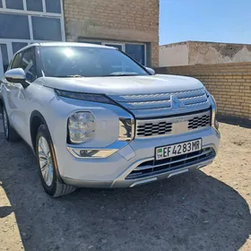 Mitsubishi Outlander 2024