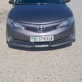 Toyota Camry 2012