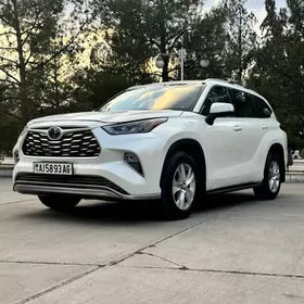 Toyota Highlander 2021