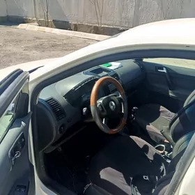 Volkswagen Polo 2003