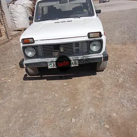 Lada Niva 2000