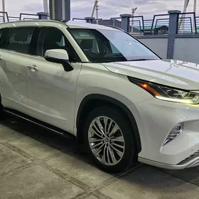 Toyota Highlander 2021