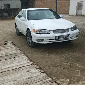 Toyota Camry 2000