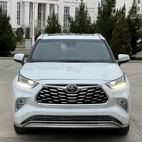 Toyota Highlander 2021