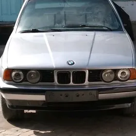 BMW 525 1990