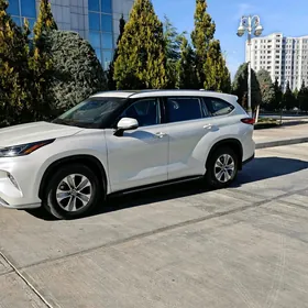 Toyota Highlander 2021