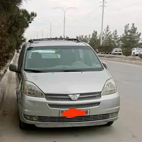 Toyota Sienna 2004