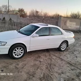 Toyota Camry 2001