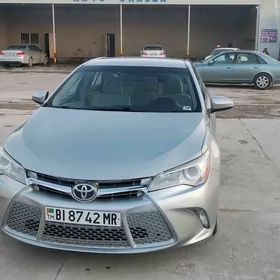 Toyota Camry 2017