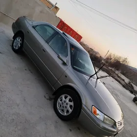 Toyota Camry 1999