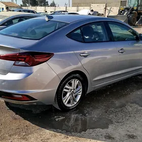 Hyundai Elantra 2020