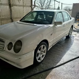 Mercedes-Benz E320 1998