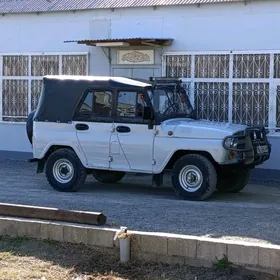 UAZ 469 1990