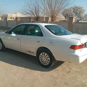 Toyota Camry 2001