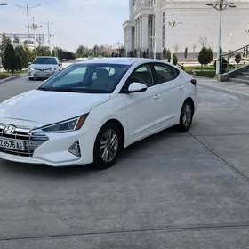 Hyundai Elantra 2019