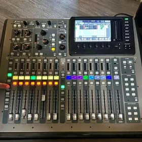 Toý aparat Pult Behringer X32