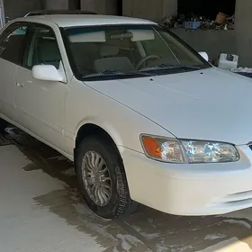 Toyota Camry 2000