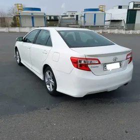 Toyota Camry 2014