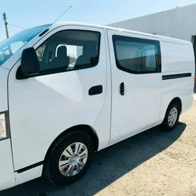 Nissan Urvan 2014