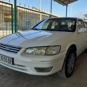 Toyota Camry 2000