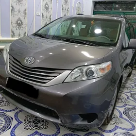 Toyota Sienna 2011