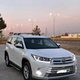 Toyota Highlander 2019