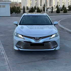 Toyota Camry 2020